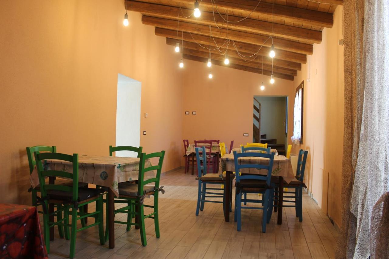 Uras Sa Domu Beccia B&B מראה חיצוני תמונה