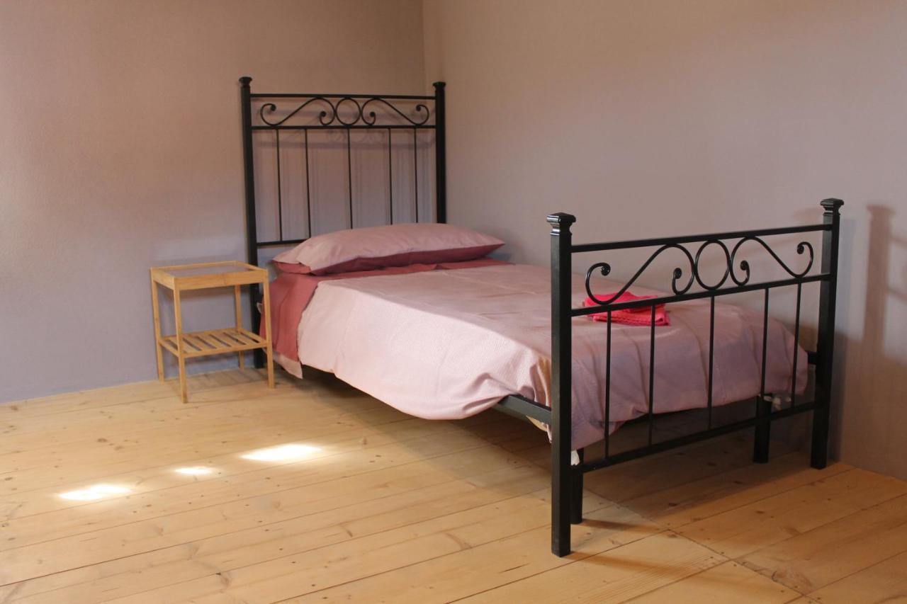 Uras Sa Domu Beccia B&B מראה חיצוני תמונה
