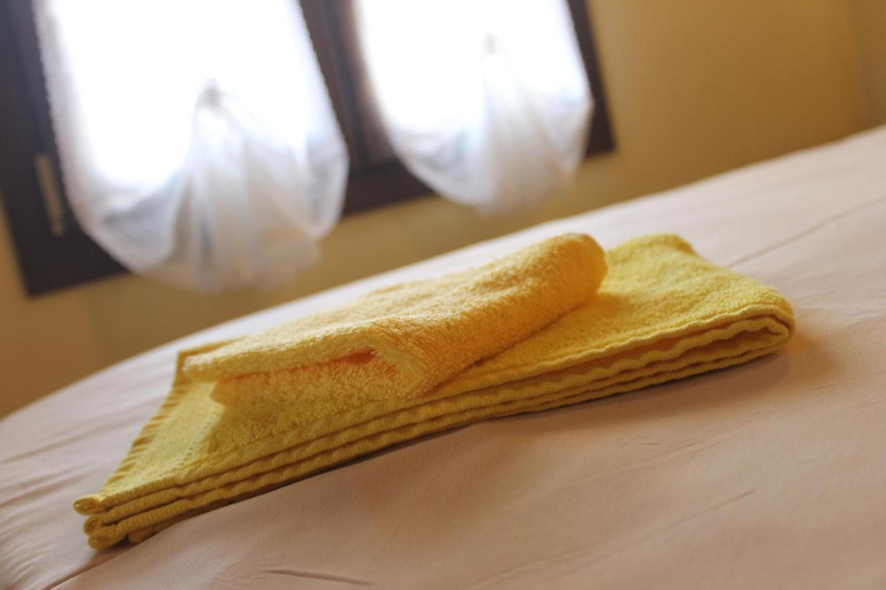 Uras Sa Domu Beccia B&B מראה חיצוני תמונה